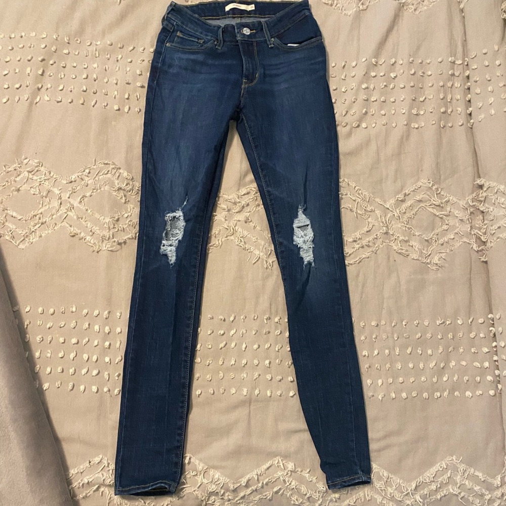 Levi’s women’s jeans 26’s- like-new!